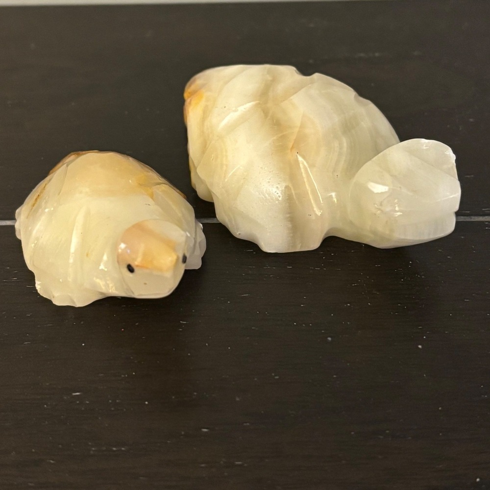 Vintage Onyx‎ Stone Turtle Figurine Set 2 Hand Carved Banded Marble Cream Amber